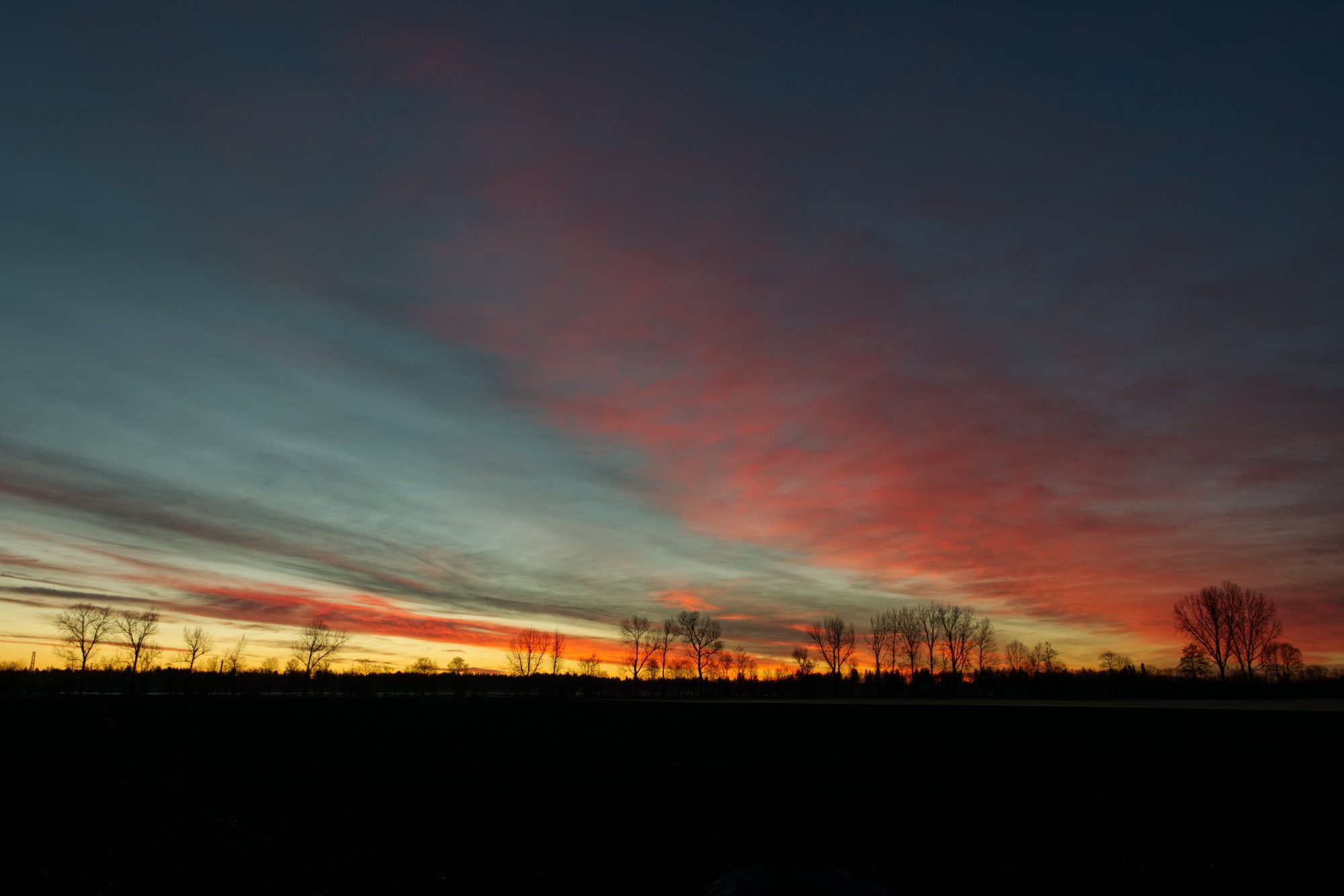 Sehr roter Sonnenaufgang